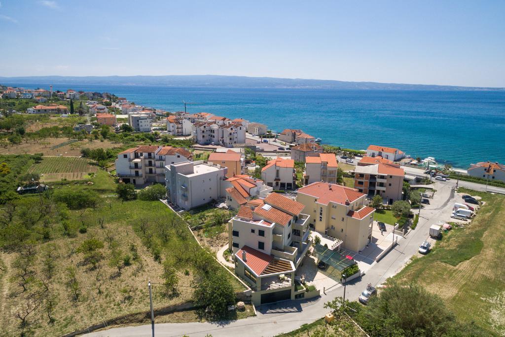 Apartments Leon Podstrana Bagian luar foto