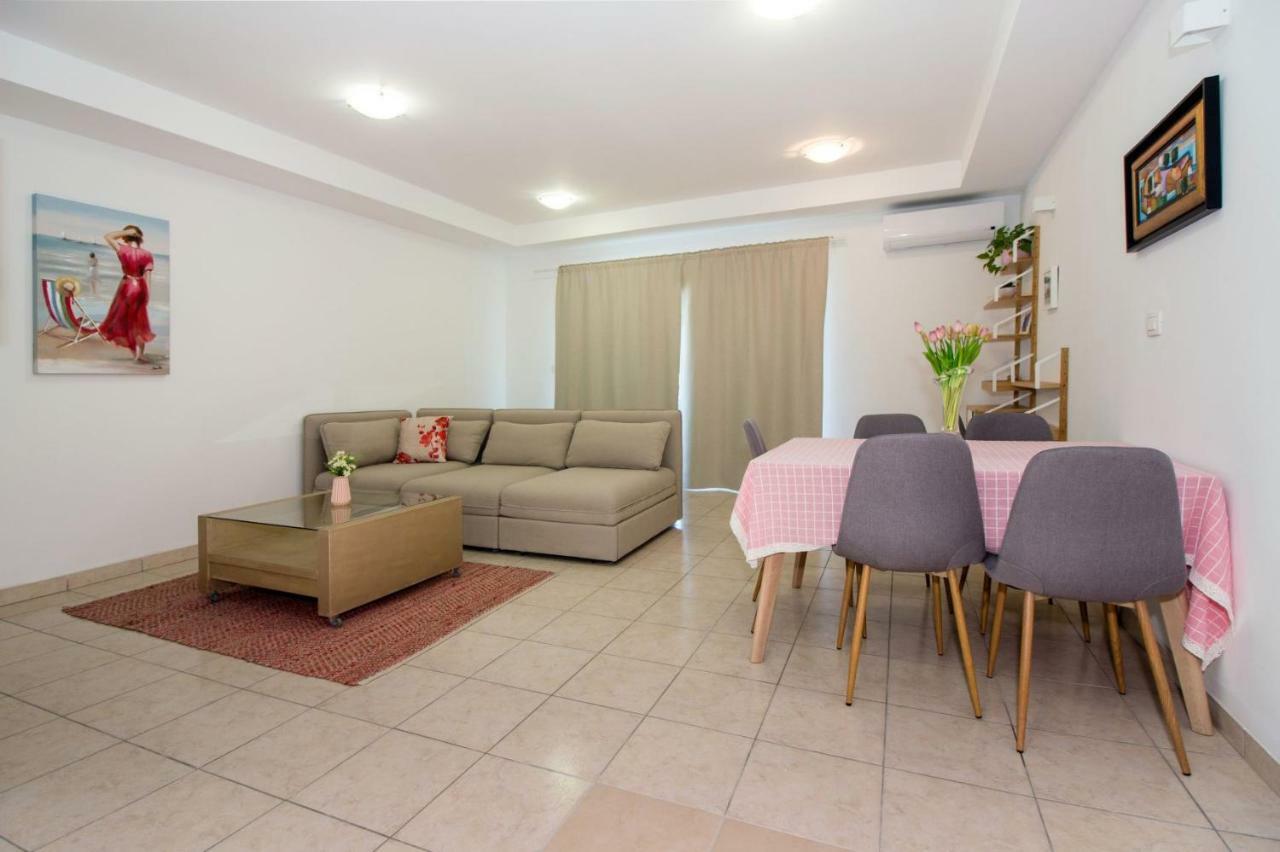Apartments Leon Podstrana Bagian luar foto