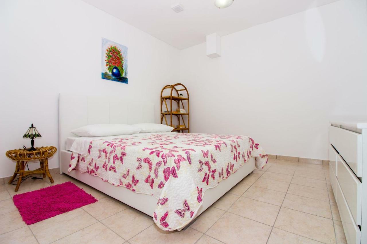 Apartments Leon Podstrana Bagian luar foto